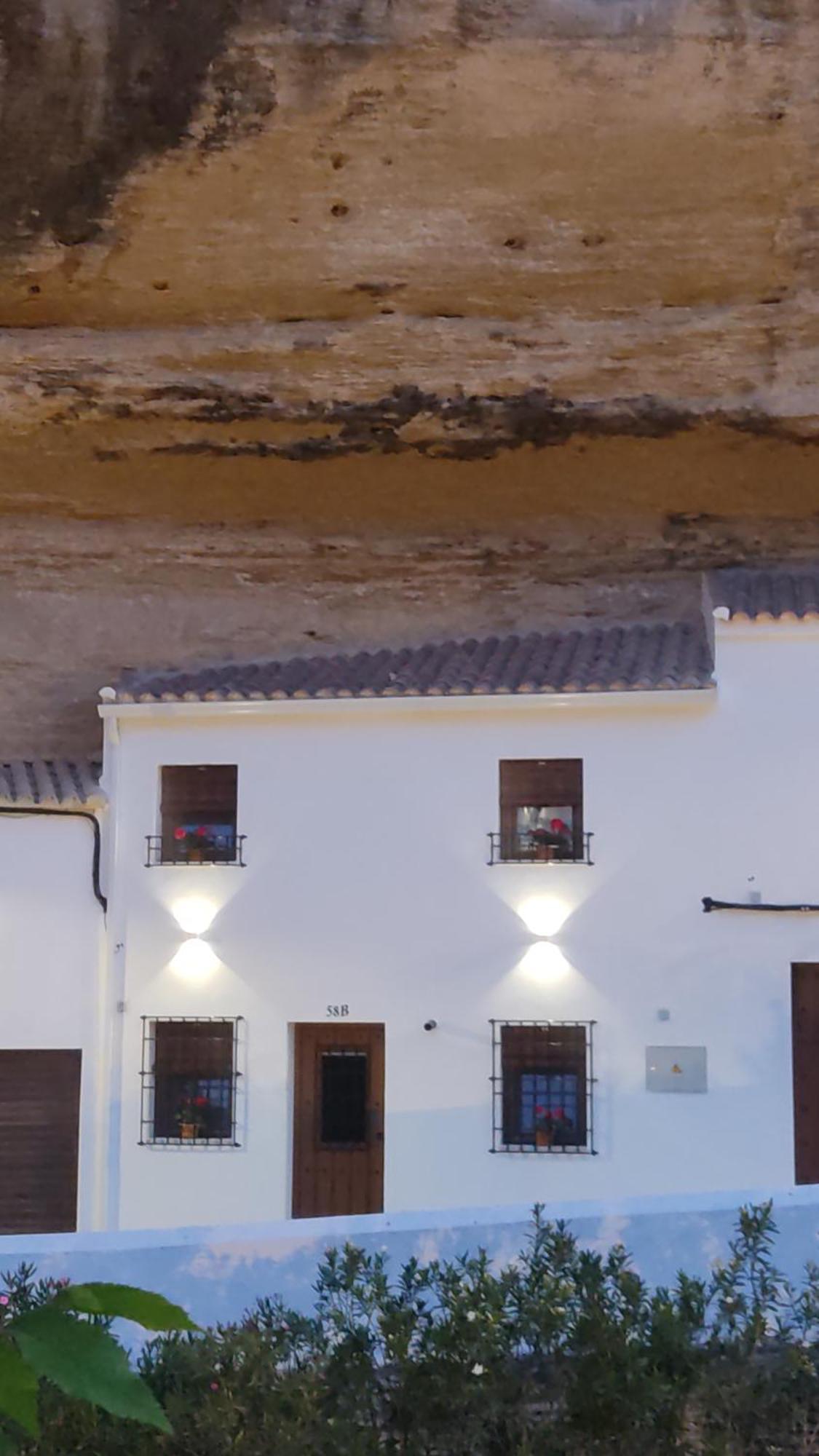 Casa Cueva Las Chicas Del Puente Setenil De Las Bodegas Habitación foto
